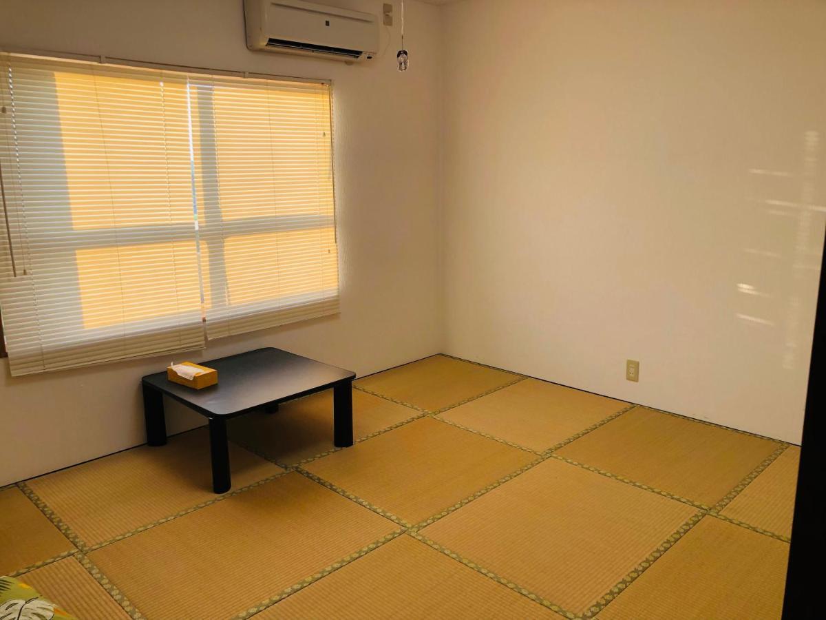 Hotel Yoko House à Uruma Extérieur photo